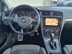 Fahrzeugabbildung Volkswagen Golf VII Variant Alltrack 4M Navi LED SiHz AHK
