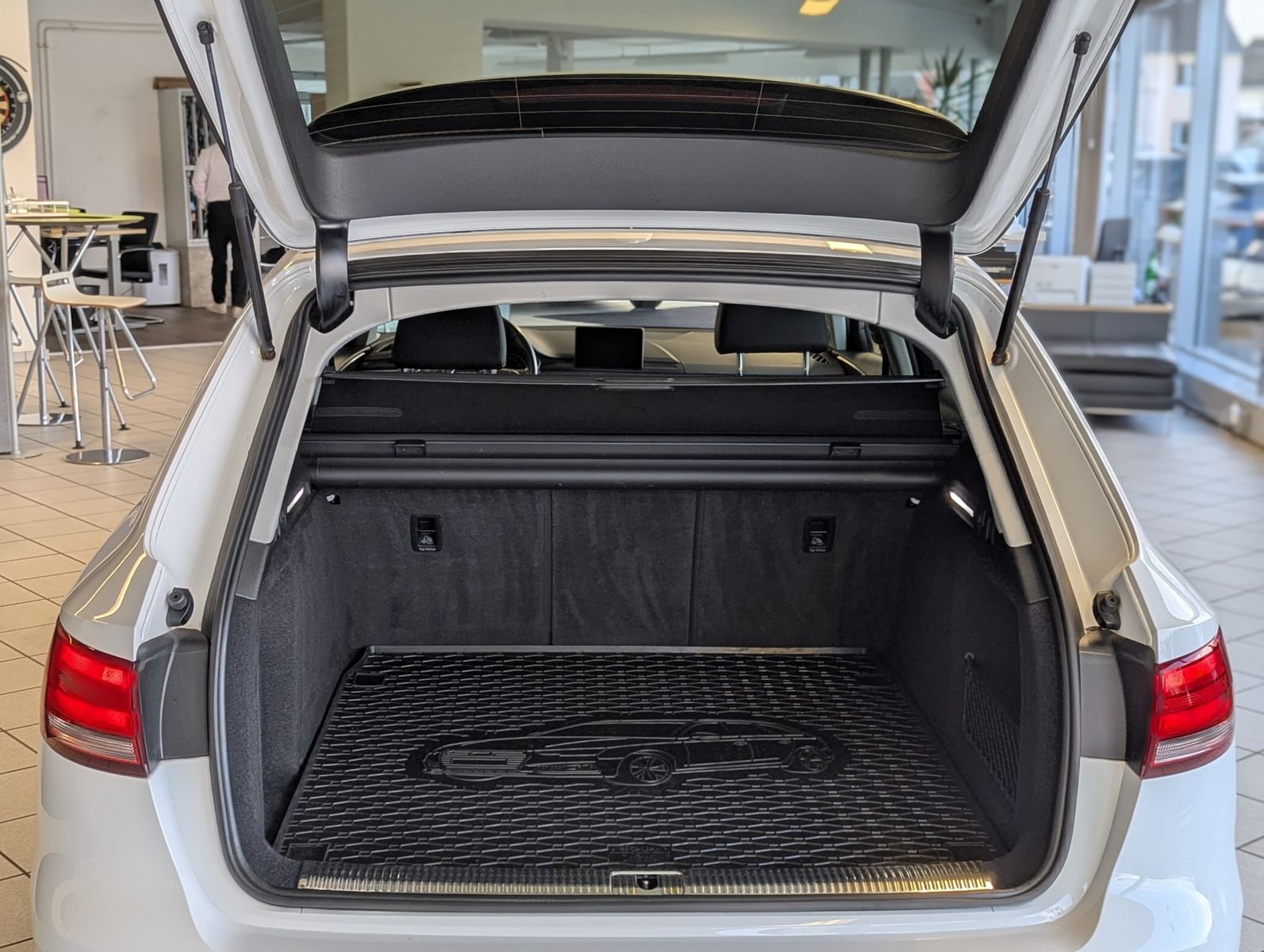 AUDI A4 2.0 TDI design ultra Sport-Fahrwerk Alcantara - Image 11