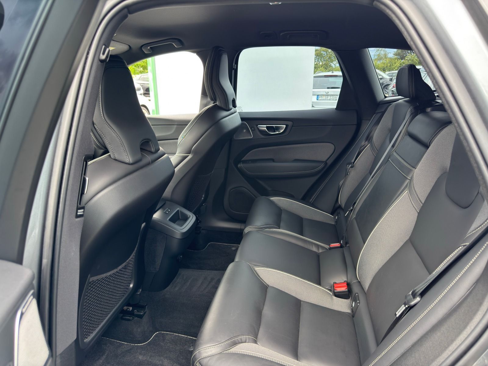 Fahrzeugabbildung Volvo XC 60 R-Design*360°Cam*Harman*21Zoll*AHK