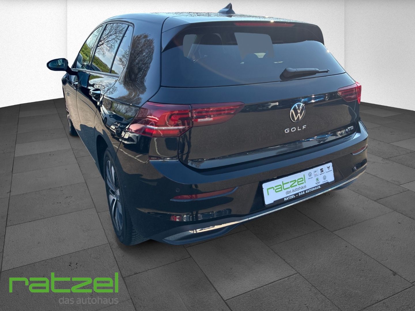 Fahrzeugabbildung Volkswagen Golf Goal Life 1,5 l eTSI DSG Navi LED ACC Apple