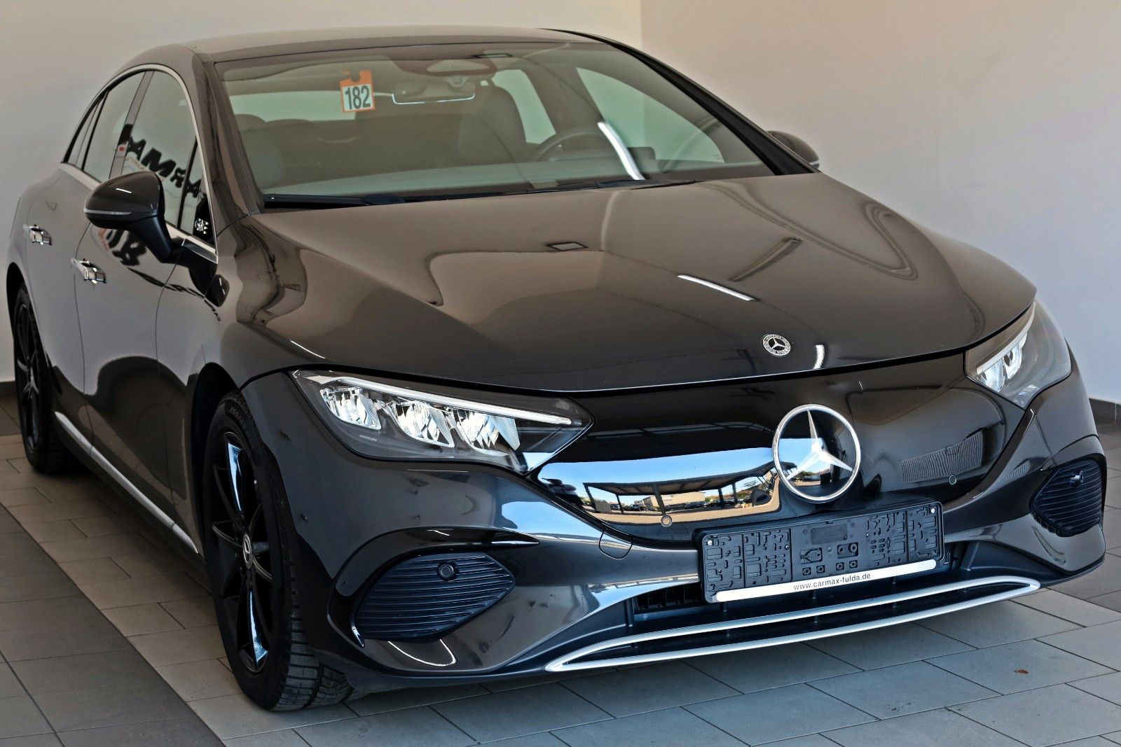 Fahrzeugabbildung Mercedes-Benz EQE 300,Leder,Navi,LED,SH,Kamera,Keyless,Carplay