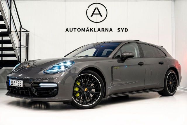 Porsche Panamera Sport Turismo 4 E-Hybrid