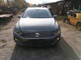 Volkswagen Passat B8 2016bj 1,6tdi DSG - Volkswagen Passat: 8.6