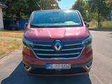 Renault Trafic Spaceclass dCi 2,0 / 150 PS Automatik - rote Renault Trafic