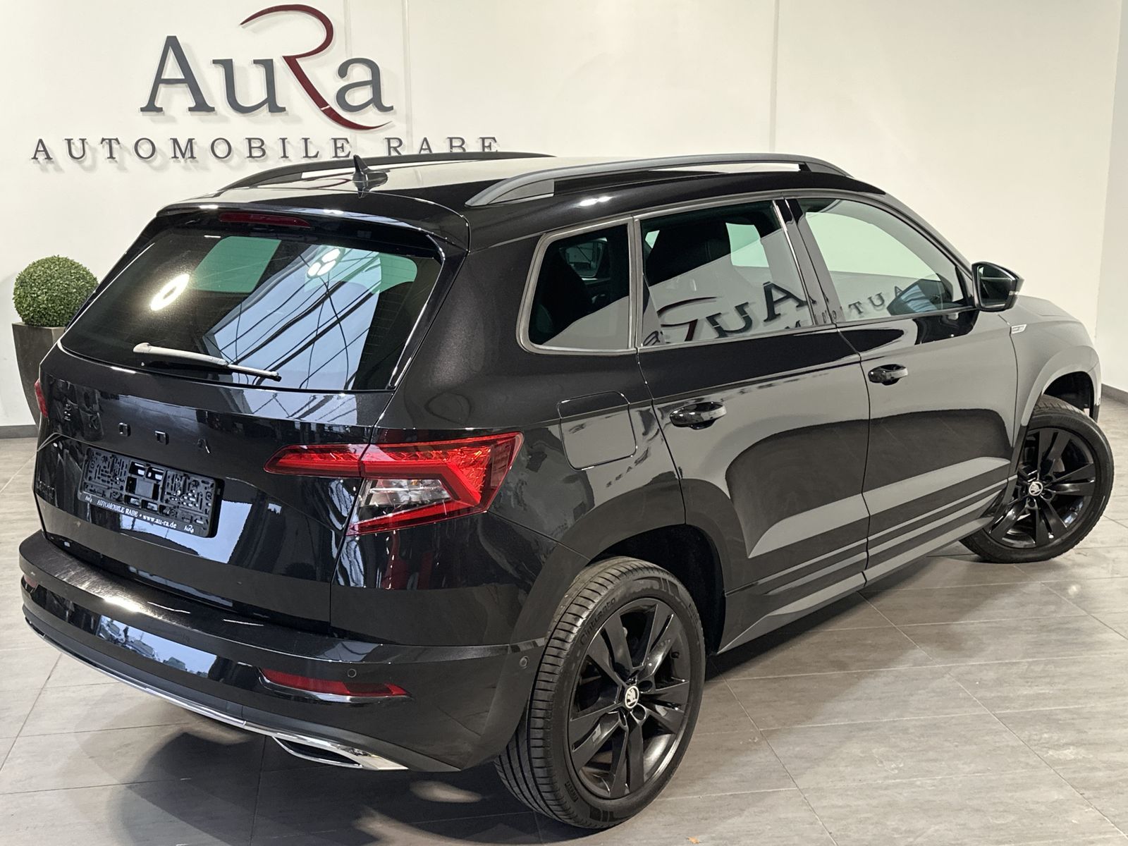 Fahrzeugabbildung SKODA Karoq 1.5 TSI DSG Sportline NAV+LED+V-COCKPIT+PP