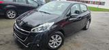 Peugeot 208 Active, 1. Hand, wie neu - schwarze Peugeot 208