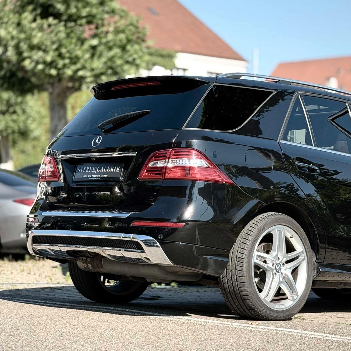 Mercedes-Benz ML 350 AMG-LINE/KAMERA/SHZ/MEM/PANO/AHK