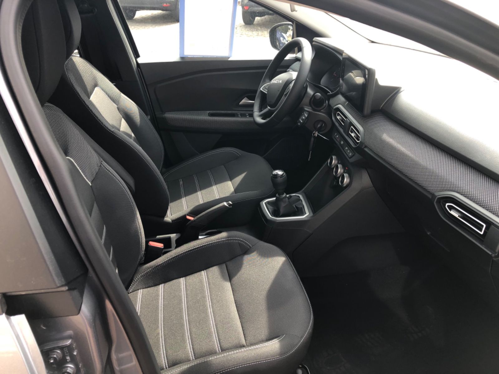 Dacia Sandero - Bild 2
