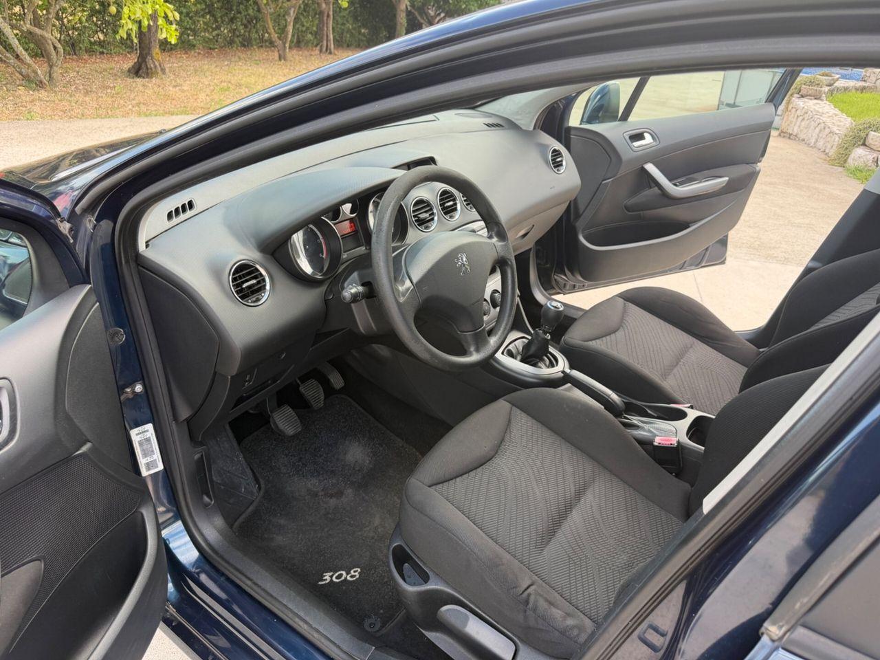 Peugeot 308 2010 — photo 10