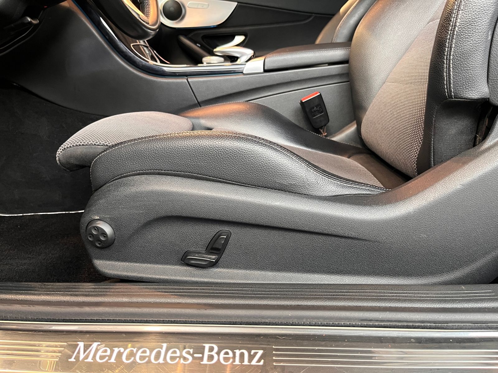 Fahrzeugabbildung Mercedes-Benz C -Klasse Coupe 180 KLIMA LED NAVI ALU