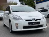 Toyota Prius Life - Toyota Prius: Weiß