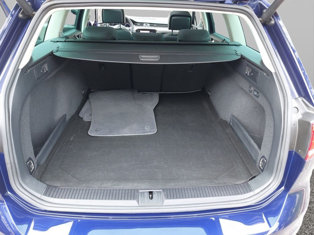 Fahrzeugabbildung Volkswagen Passat Alltrack 2.0 TDI 4Motion DCC AHZV Navi