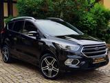 Ford Kuga ST-Line Black Silver Navi+Kamera+Xenon+Keyl - Ford Kuga Black&Silver