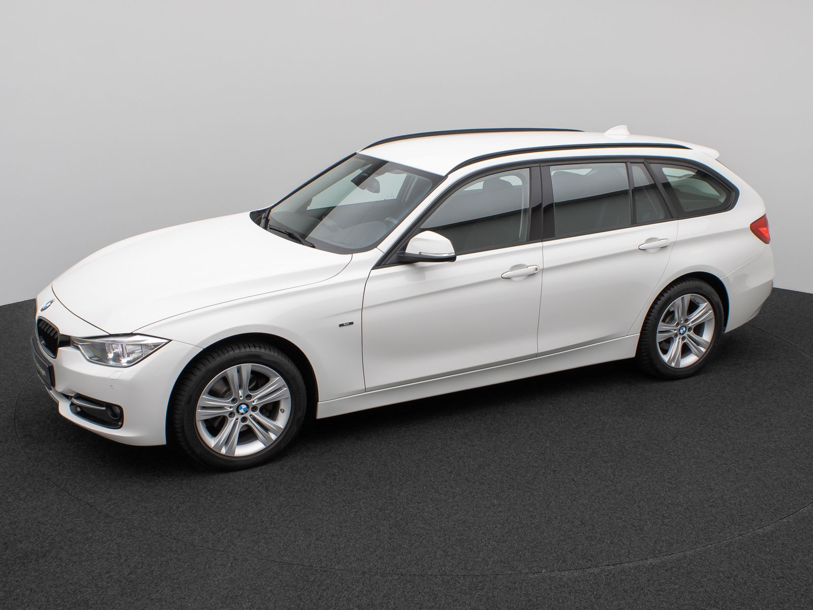 Fahrzeugabbildung BMW 320d Sport Line Xenon NaviPro HUD PDC FernlichtA