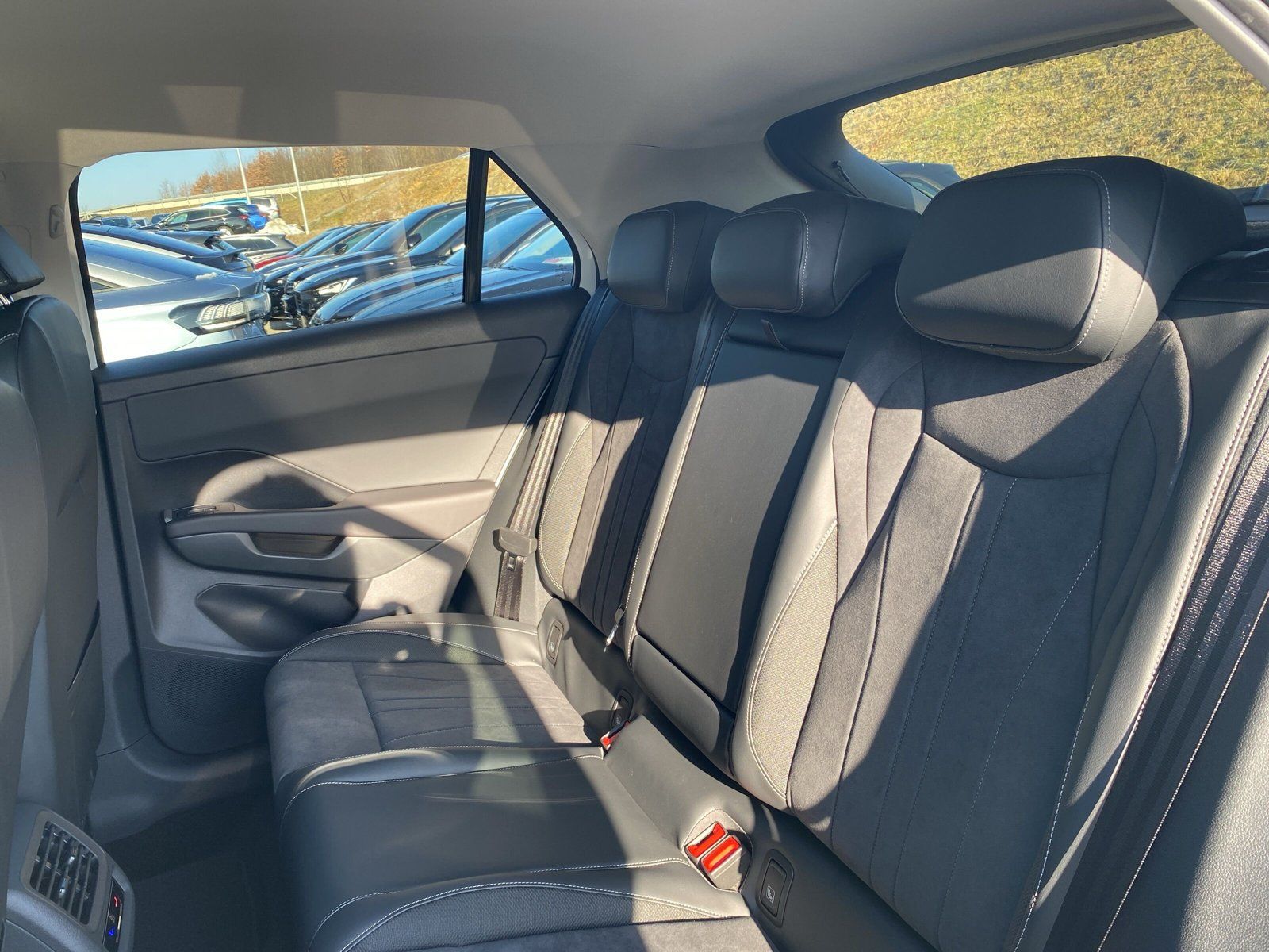Volkswagen T-Roc - Bild 13