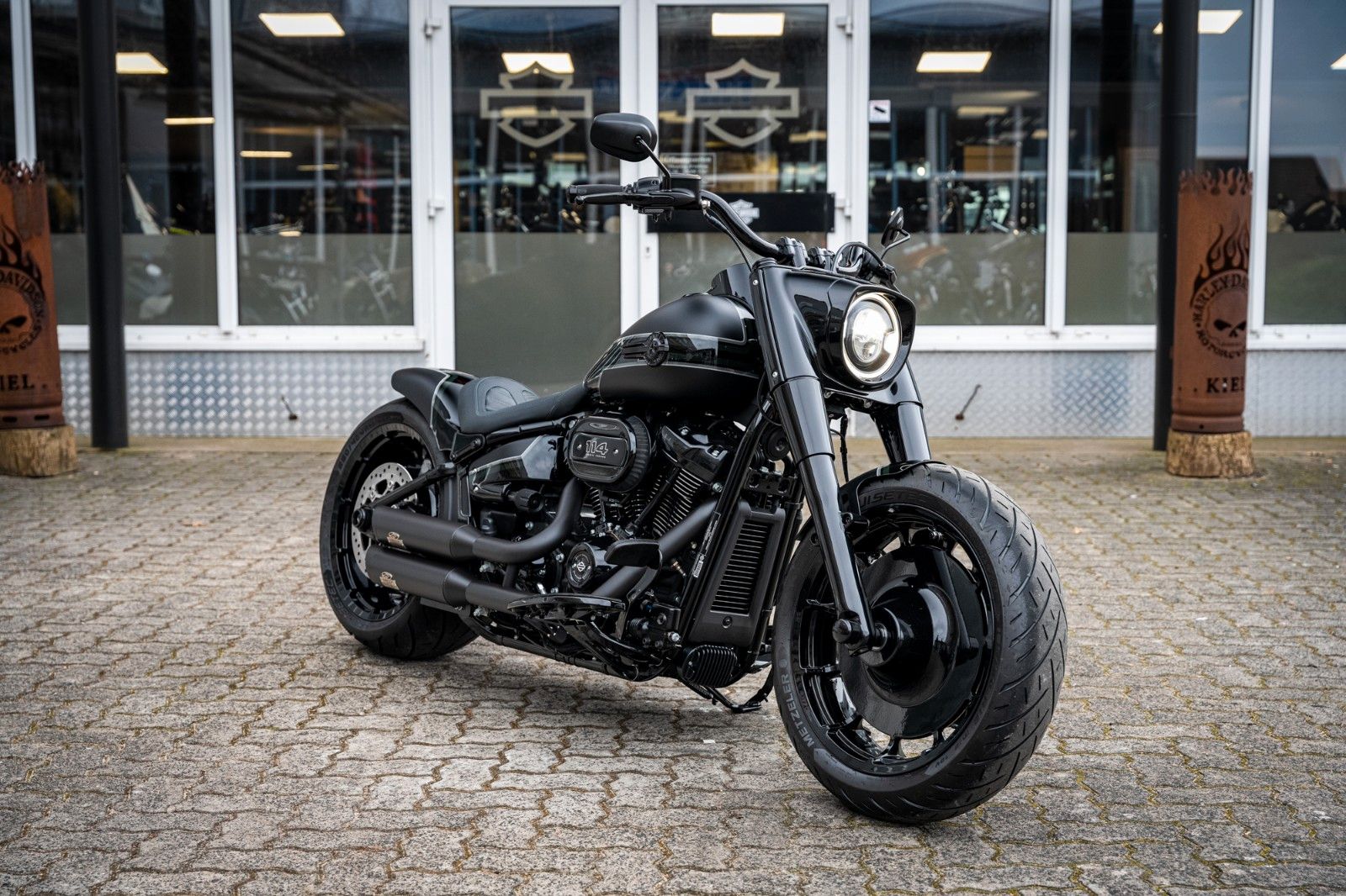 Fahrzeugabbildung Harley-Davidson DARK FAT BOY FLFBS 114 MY24 -JEKILL&HYDE-