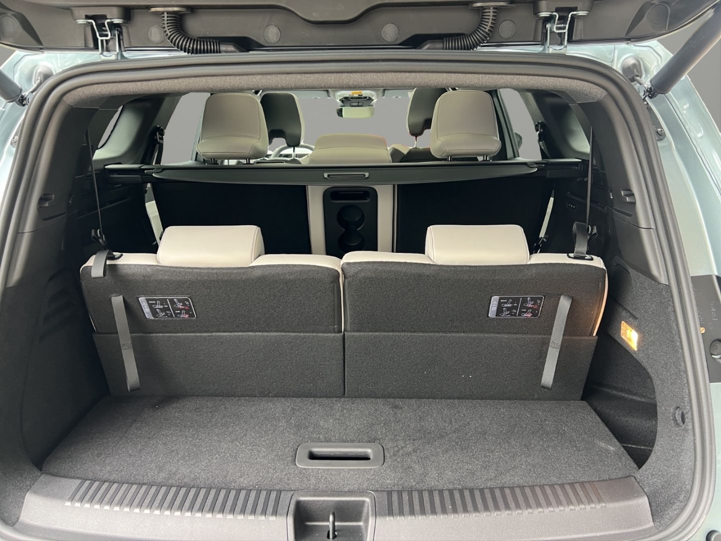 Fahrzeugabbildung Renault Espace VI Techno E-Tech Hybrid 1.2 Full 200 EU6e