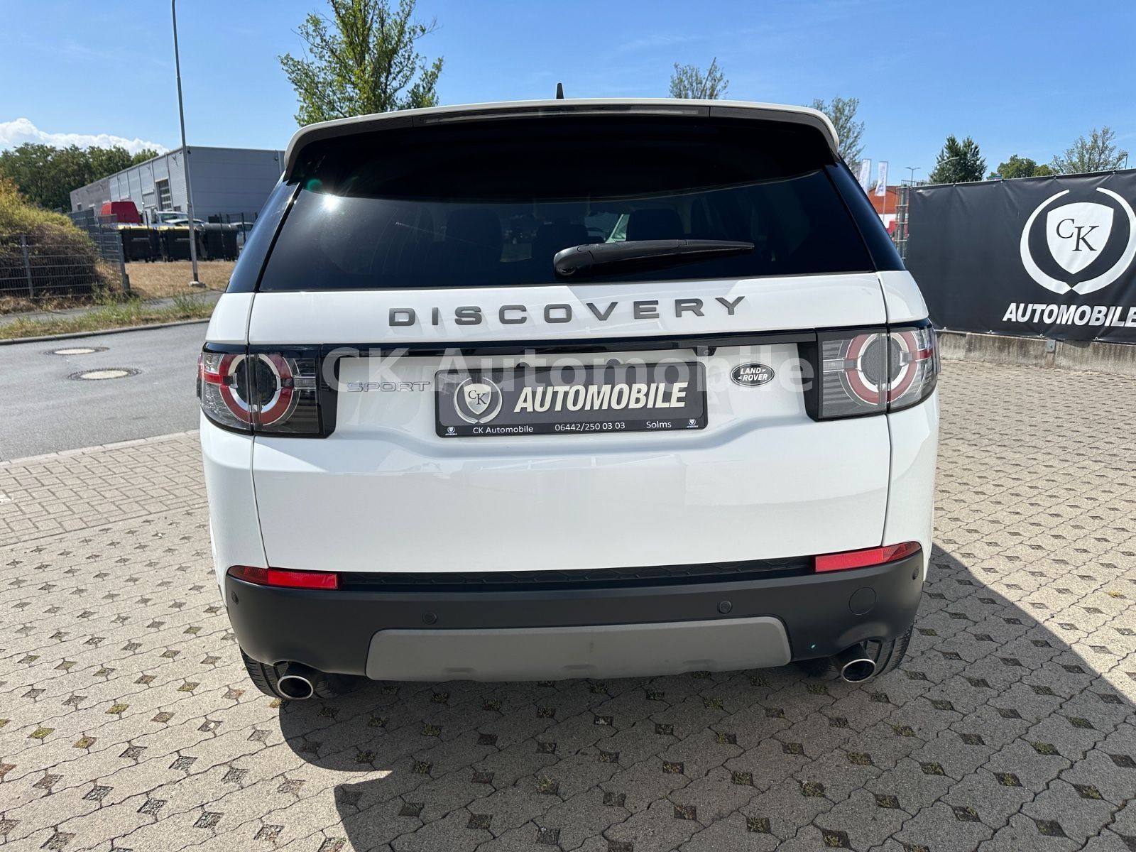 Fahrzeugabbildung Land Rover Discovery Sport 2.0 TD4 SE AWD/Navi/Bi-Xenon/Kam