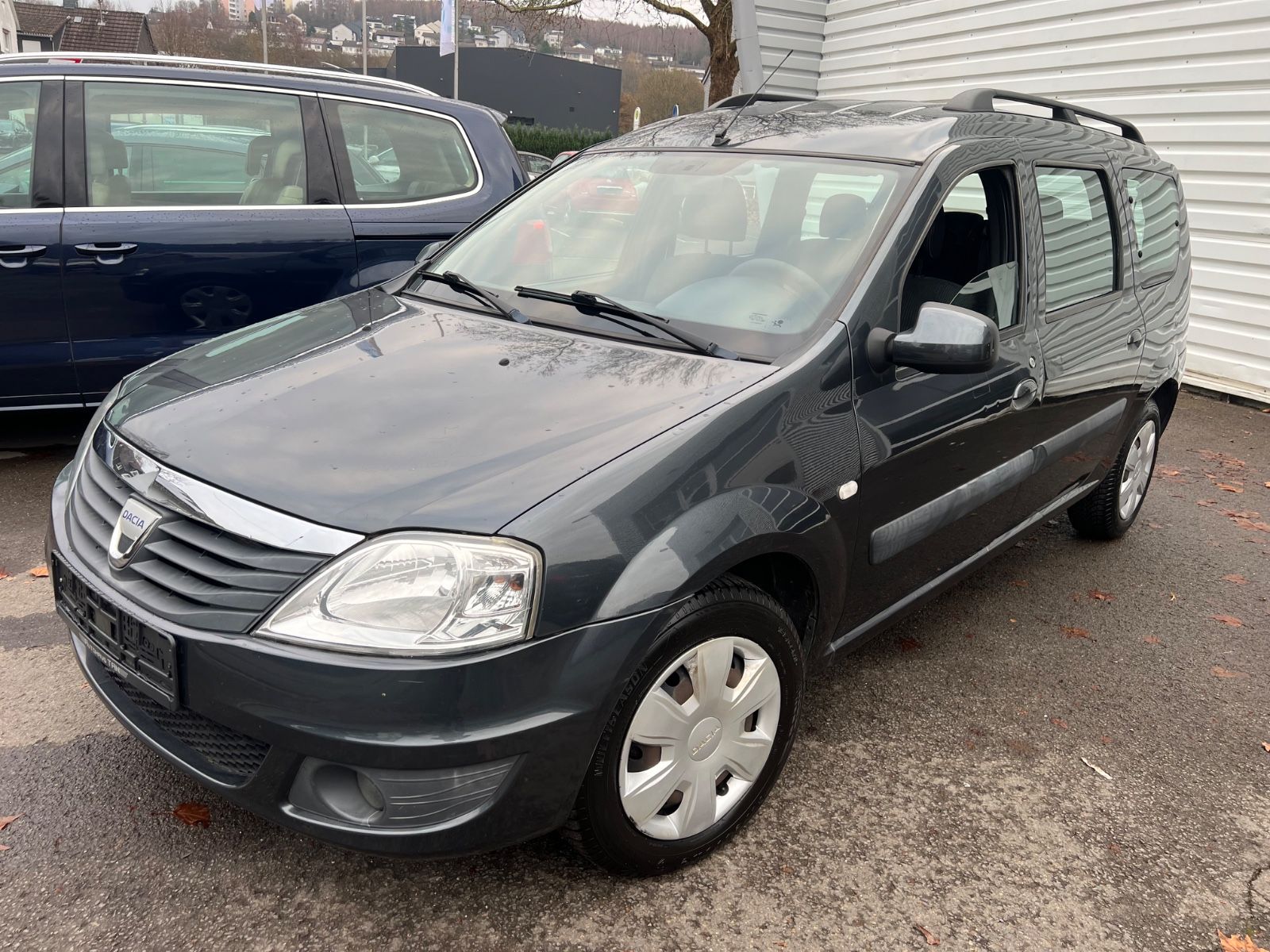 Fahrzeugabbildung Dacia Logan MCV Kombi Laureate * 7.SITZE *TÜV NEU*