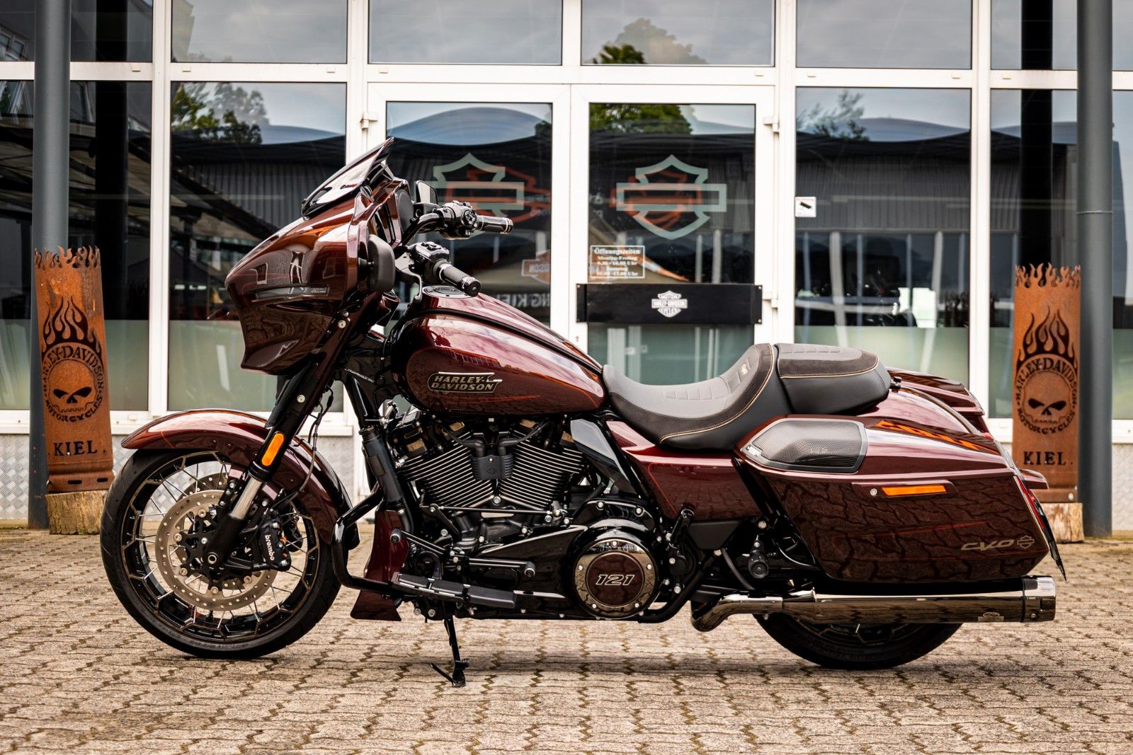 Fahrzeugabbildung Harley-Davidson CVO Street Glide FLHXSE 121 Cui - Jekill & Hyde