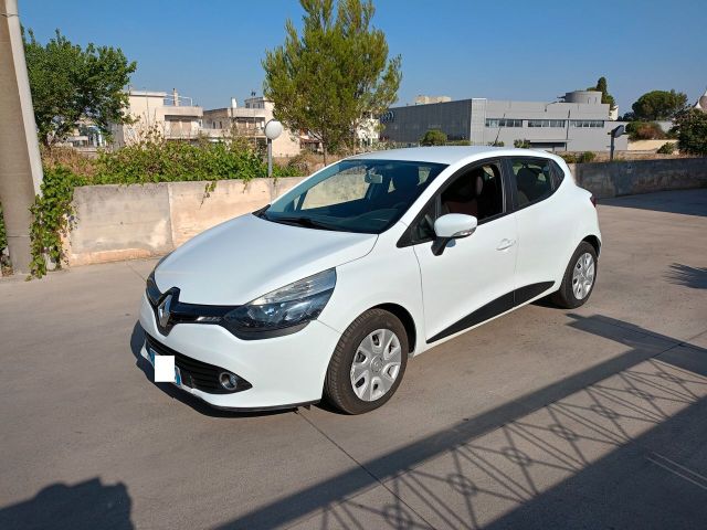 Renault Clio 1.200 BENZINA IDEALE NEO PATENTATI