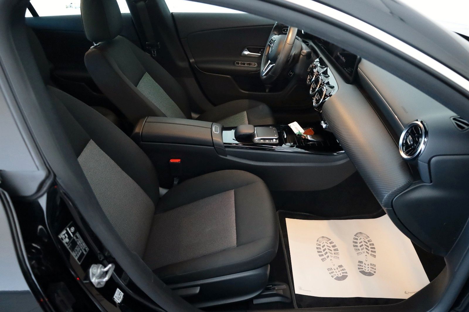 Fahrzeugabbildung Mercedes-Benz CLA 200 d SB, Navi,LED,DAB,Park Paket,Kamera,SH
