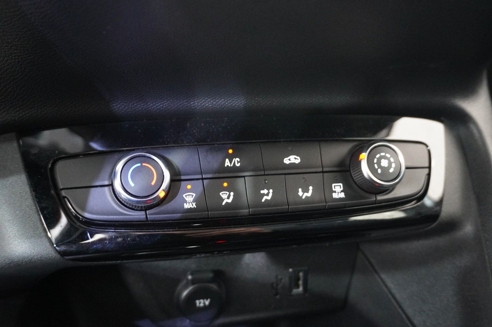 Fahrzeugabbildung Opel Corsa F 1.2T ELEGANCE NAVI/LED/KAMERA/SPORT/VIRT