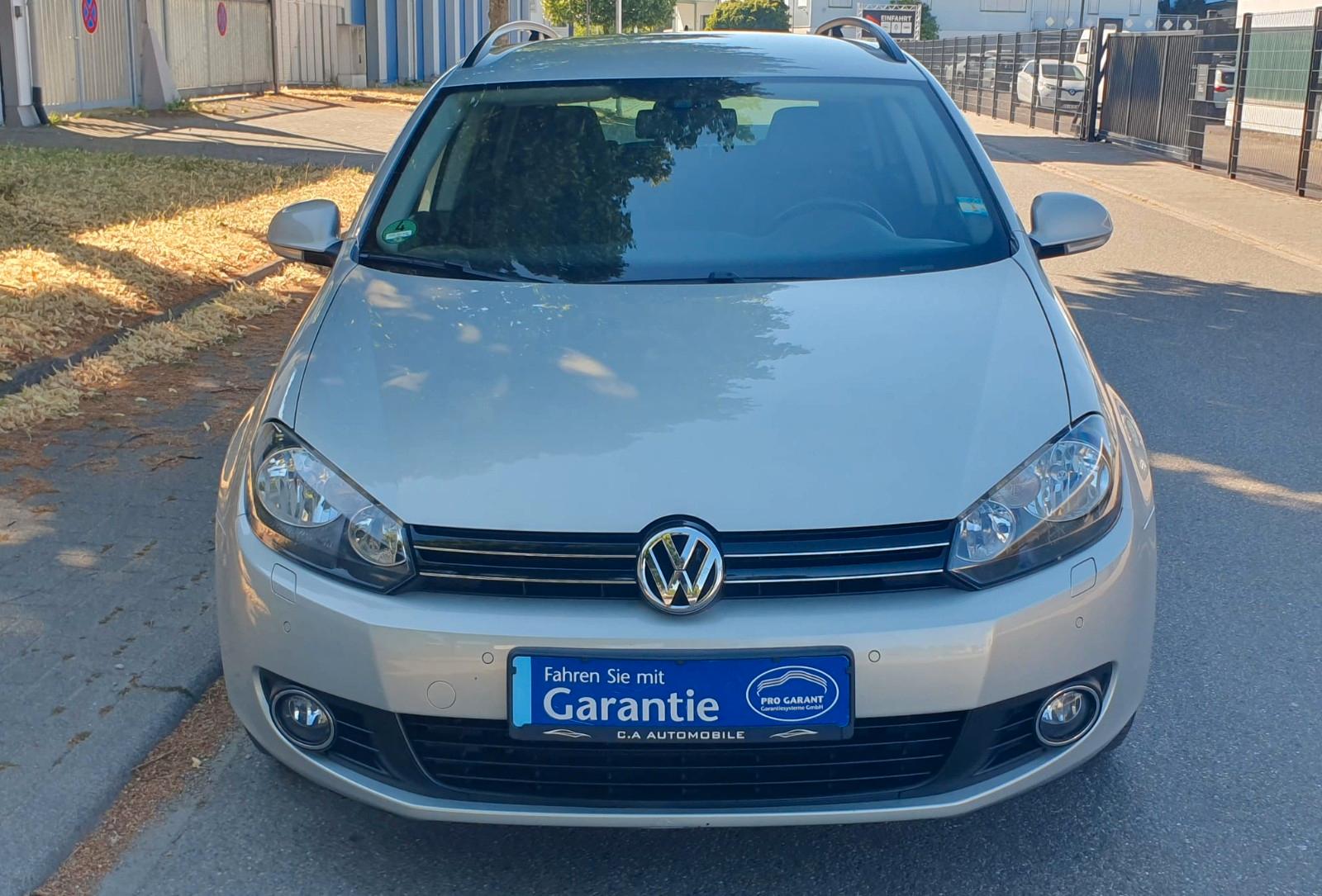 Volkswagen Golf 2010 — rear view