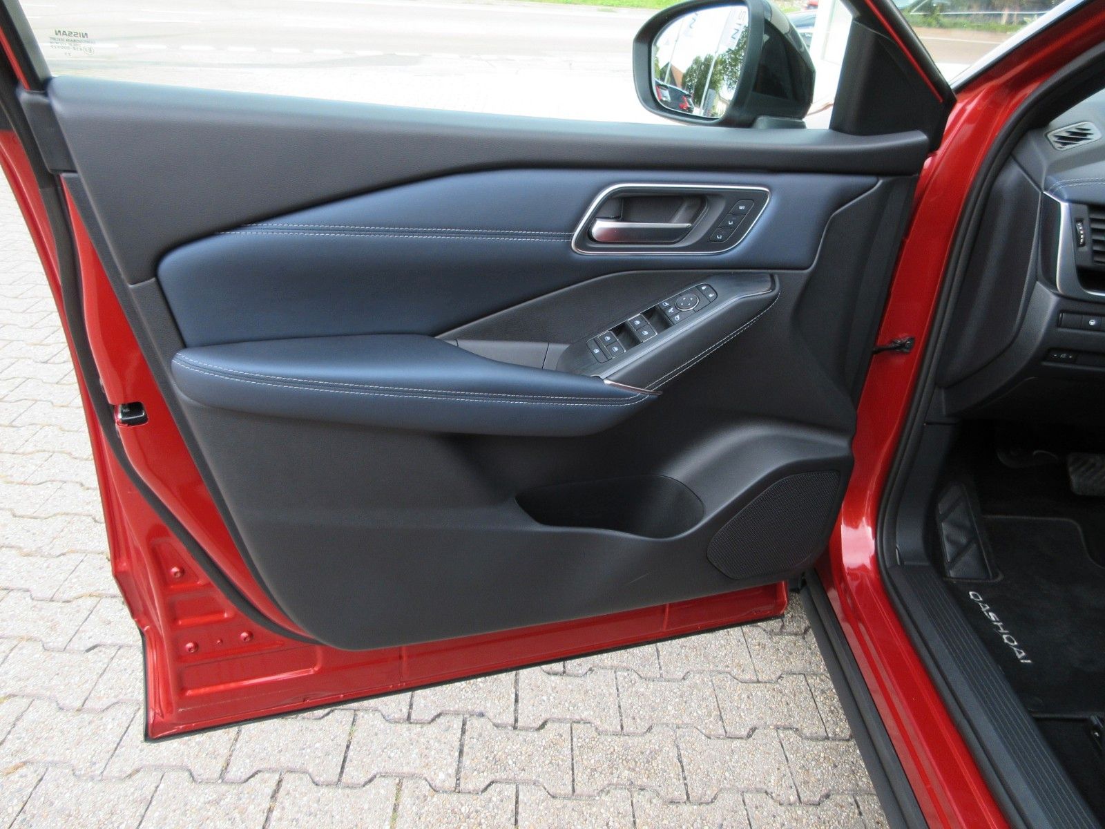Fahrzeugabbildung Nissan Qashqai 1.3 Xtronic Automatik | Tekna+
