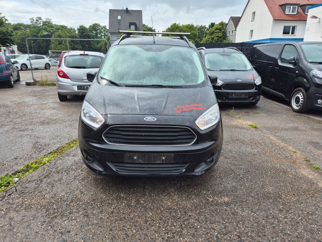 Ford Tourneo Courier Titanium