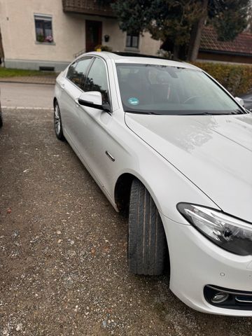 BMW 520d xDrive A Luxury Line