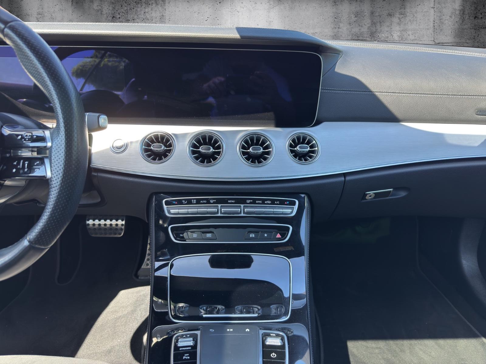 Mercedes-Benz E Coupe E 220 d, AMG-Line, Pano, MBUX