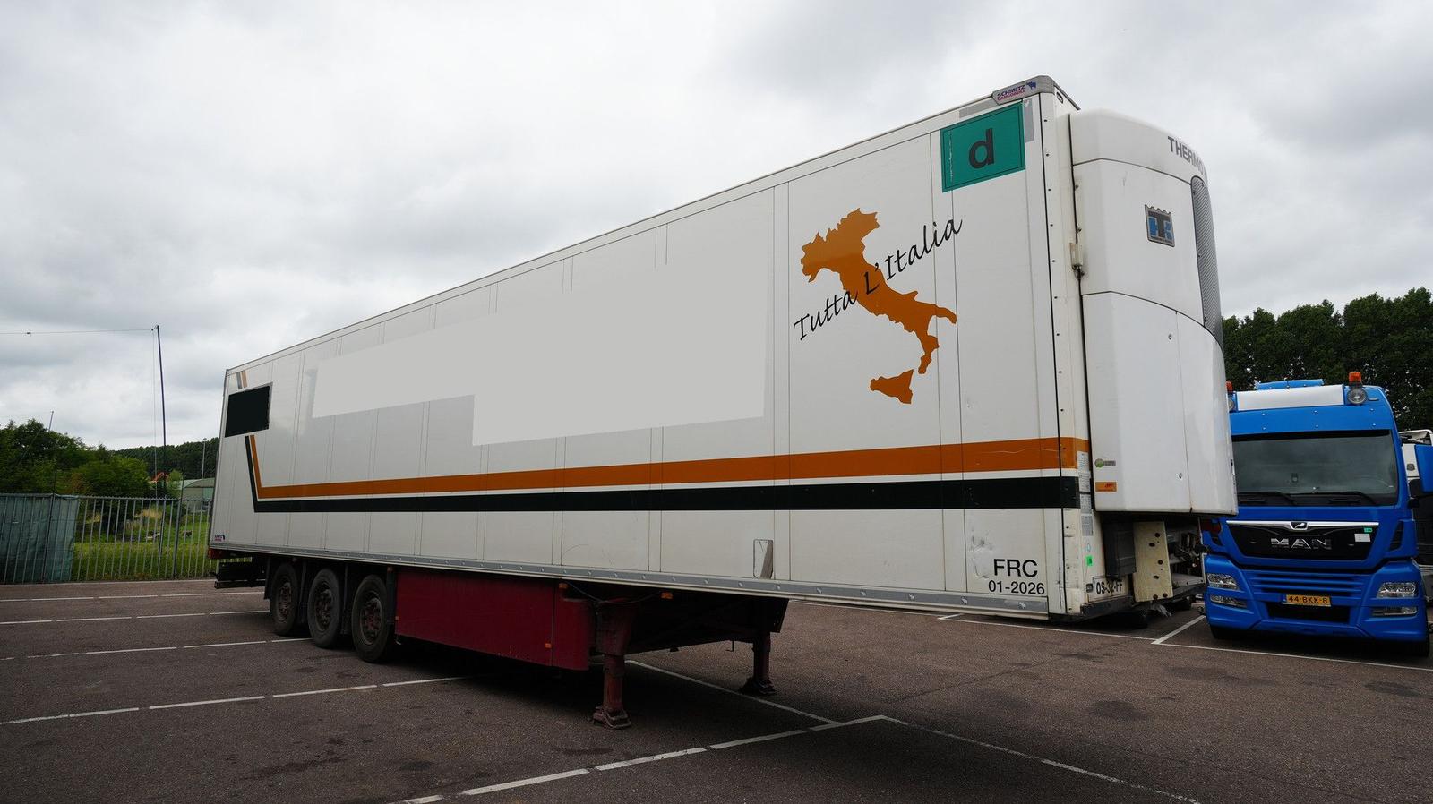 Schmitz Cargobull 3 Axle frigo trailer with THERMO KING SLXi Spect