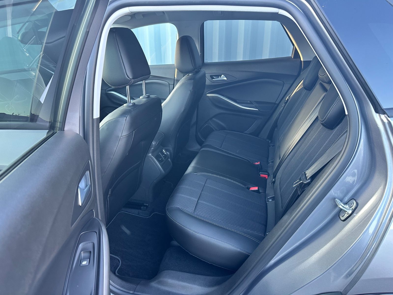 Fahrzeugabbildung Opel Grandland GS Line*Navi*360°Kamera*SHZ*LHZ