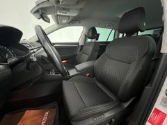 SKODA Superb Combi 2.0 / AHK / CARPLAY / LED / MEMORY SKODA Superb Combi 2.0 / AHK / CARPLAY / LED / MEMORY
