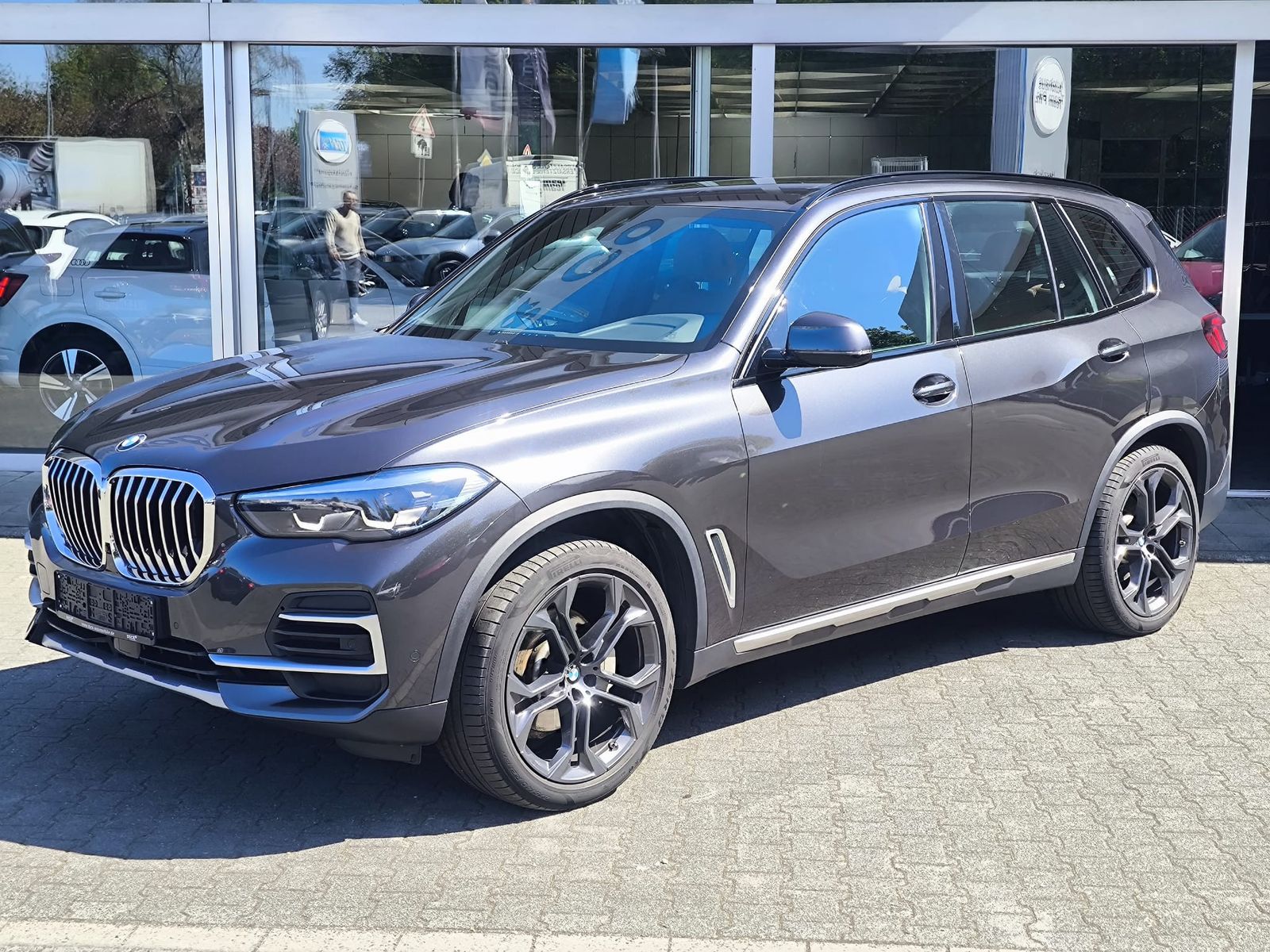 Fahrzeugabbildung BMW X5 xDri x Line SHADOW+PROF+LED+SHZ+KAM+ACC+AHK+M