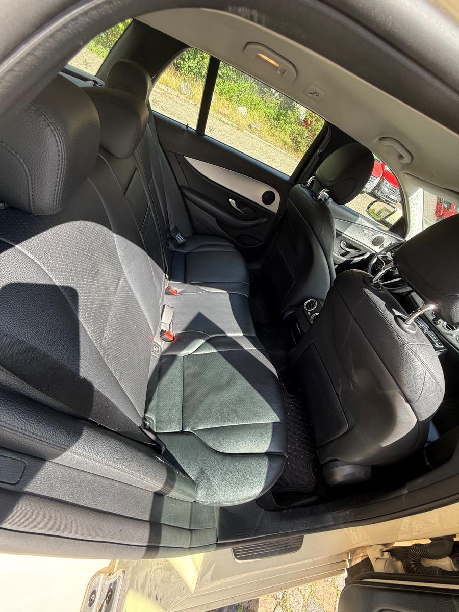 Mercedes-Benz E 220 d T Autom. -