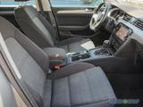 Volkswagen Passat Var. 2.0 TDI Business DSG Navi RüKa Sitzh - Volkswagen Passat: Automatik
