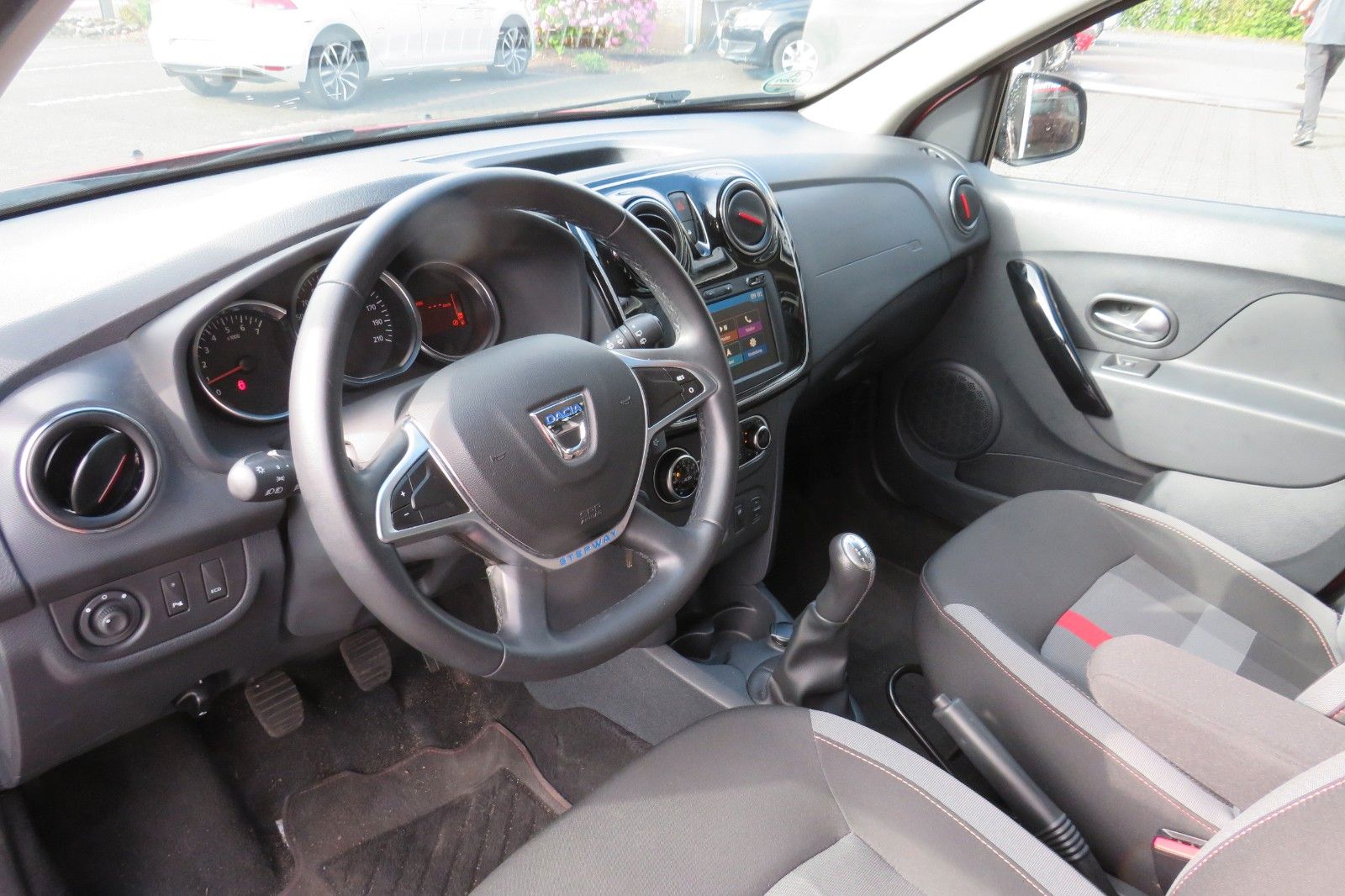 Fahrzeugabbildung Dacia Sandero Stepway NAVI SITZH. GRA PDC +KAMERA 1.HD