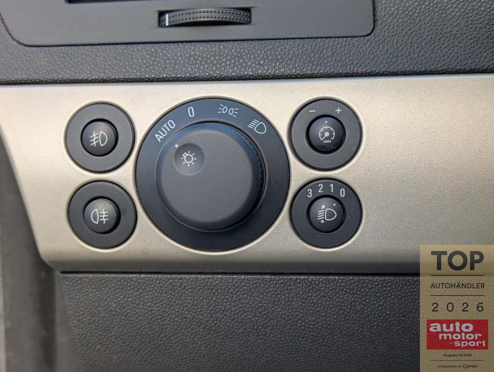 Opel Astra 2007 — photo 22