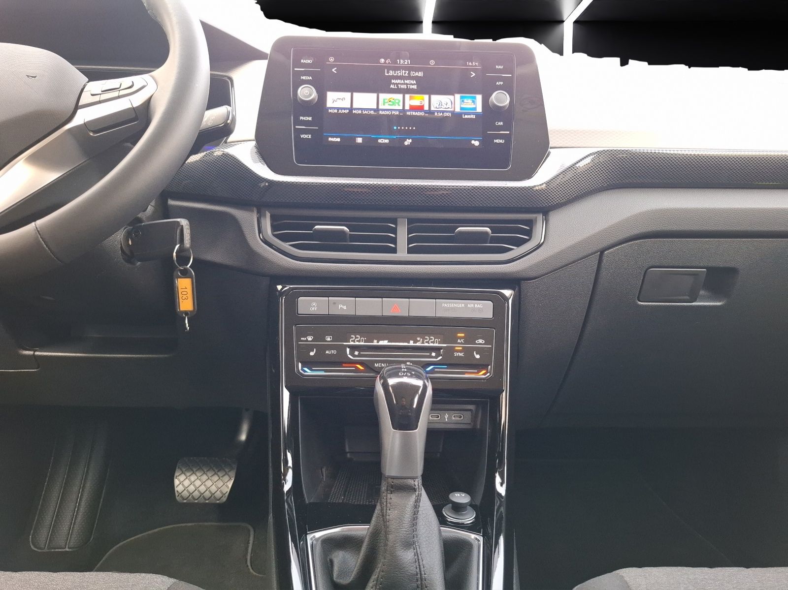 Fahrzeugabbildung Volkswagen T-Cross TSI Life DSG LED CarPlay AID ACC RFK SH