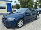 Volkswagen Jetta VI Comfortline BMT Automatik Navi - Volkswagen Jetta aus 2011 mit Diesel-Antrieb