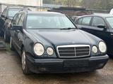 Mercedes-Benz E 240 +AUTOMATIK+ - Mercedes-Benz E-Class aus 1998