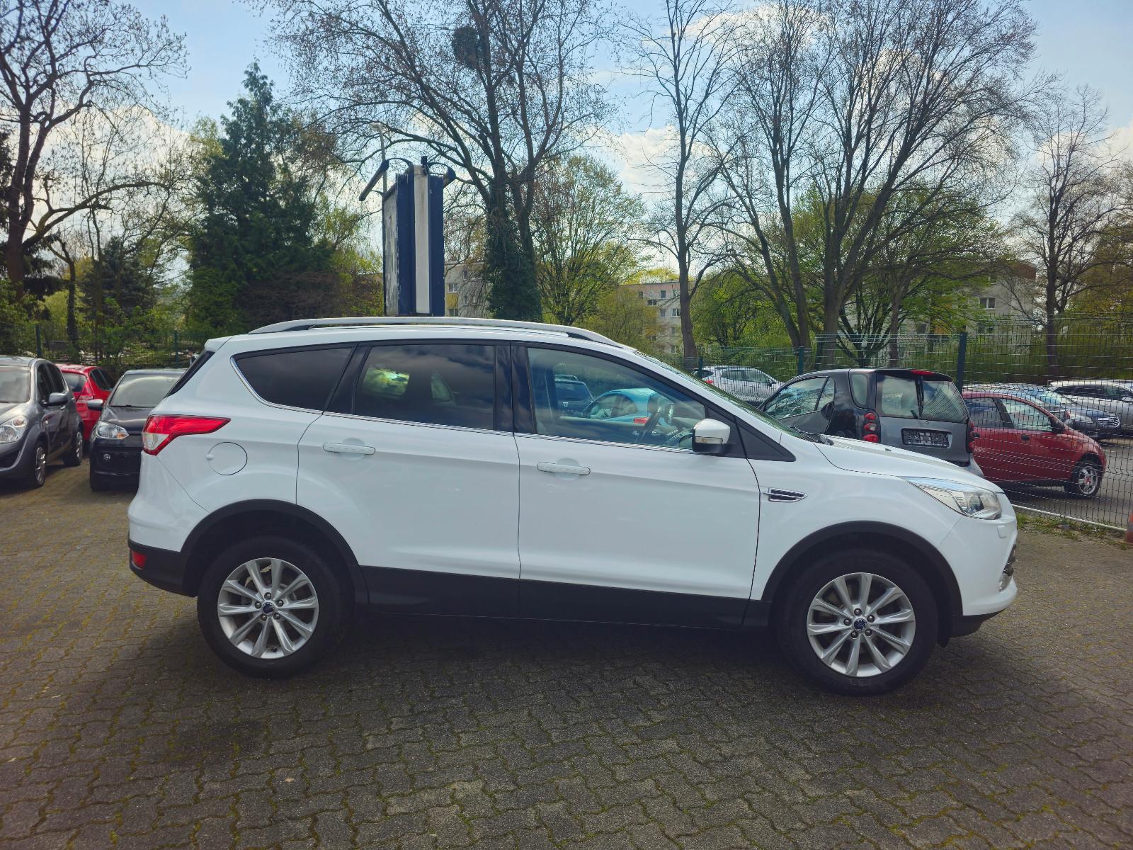 Ford Kuga Titanium Navi*17"Alu*ZahnriemenNeu*