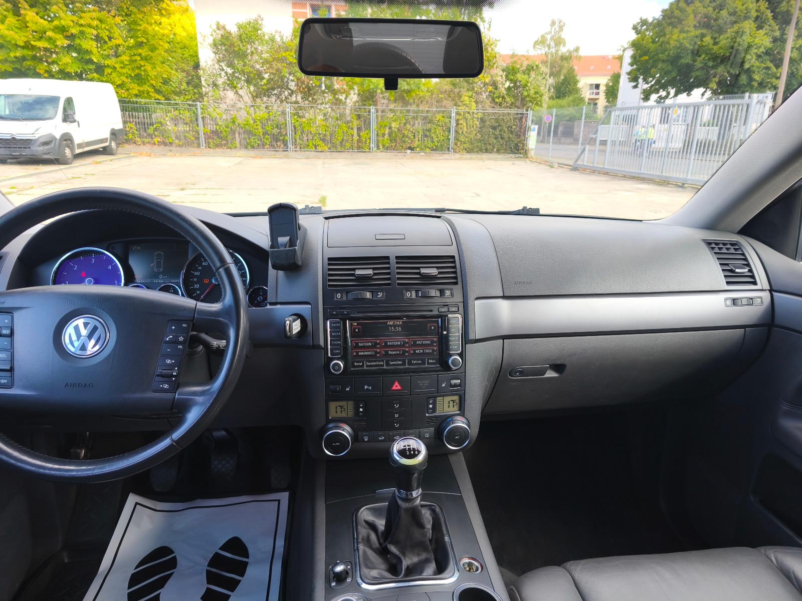 Volkswagen Touareg 2010 — photo 15
