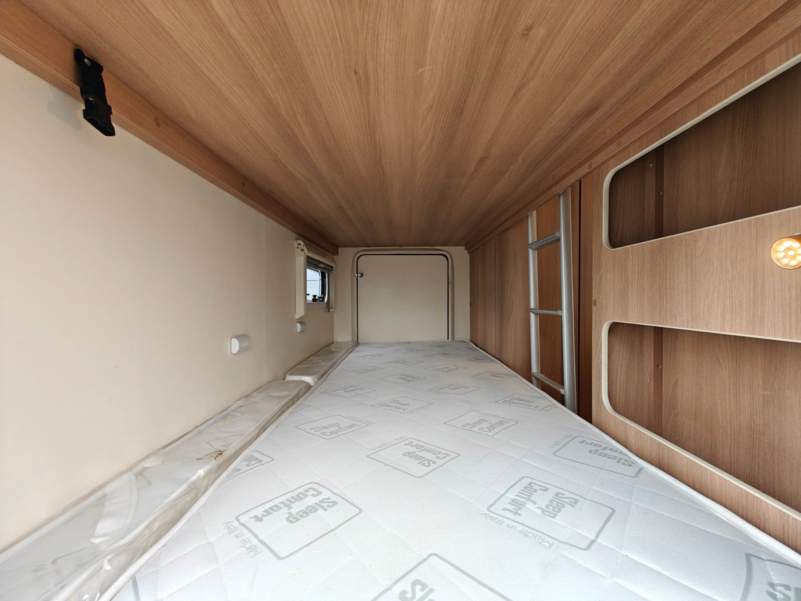 Fahrzeugabbildung Roller Team Kronos 275 - SAT, TV, Solar, 6 Sitz/Schlafplätze