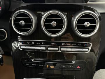 صورة 8 لـ 2015 Mercedes-BENZ GLC