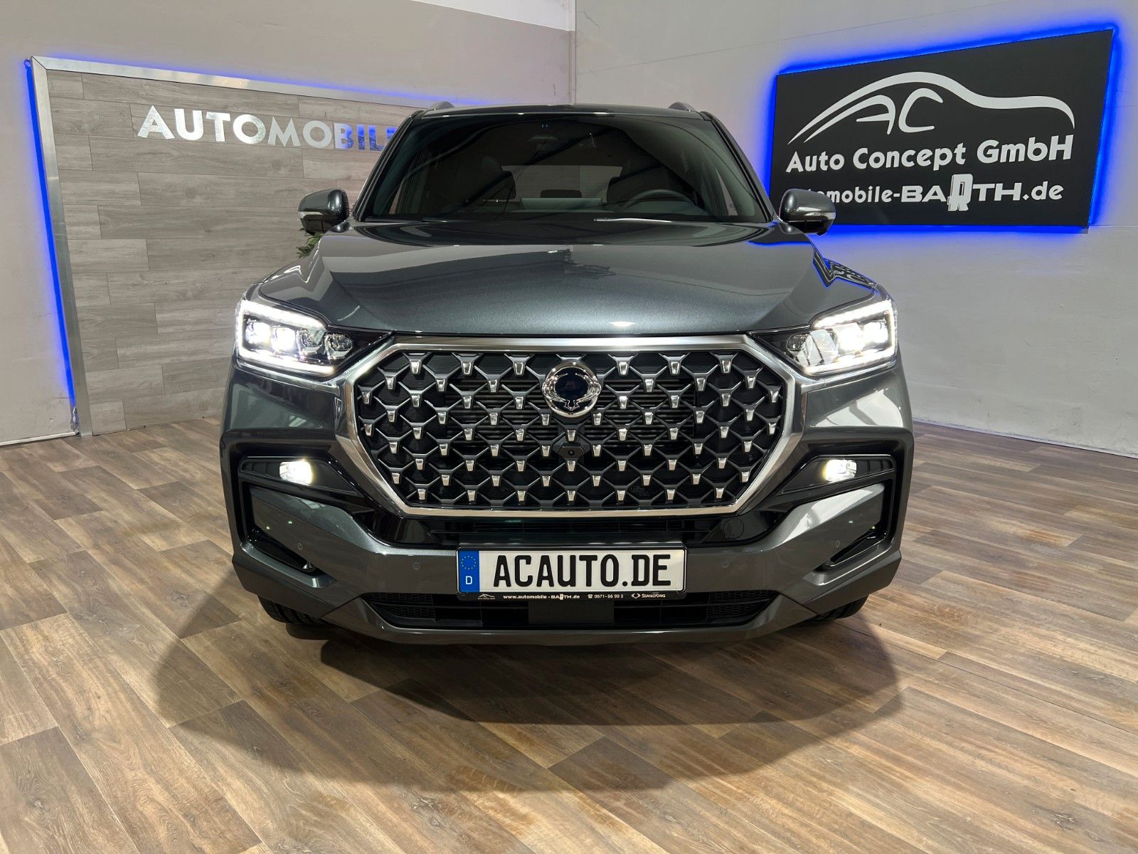 Fahrzeugabbildung Ssangyong KGM REXTON  Titanium Plus 4WD *7 Sitz*360*AHK*