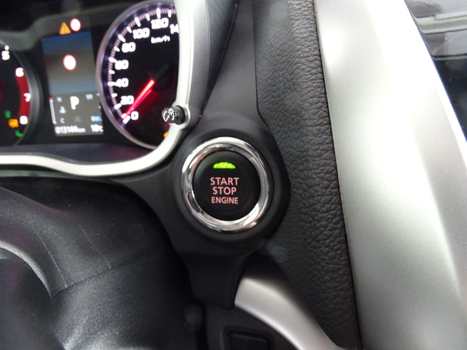 Fahrzeugabbildung Mitsubishi Eclipse Cross Top 2WD CVT