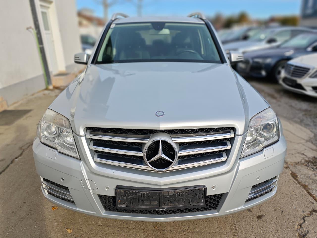 Mercedes-Benz GLK220 2010 — interior